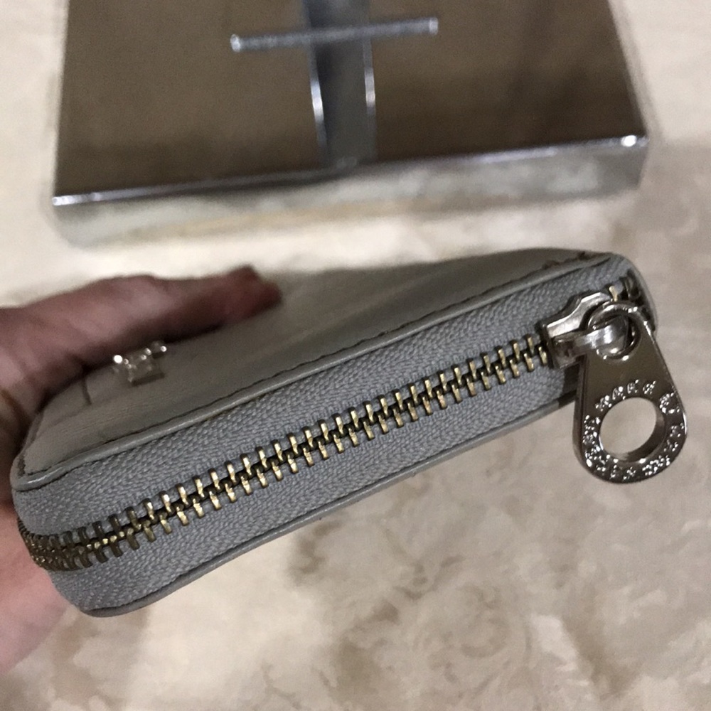 Marc by Marc Jacobs - Picture 4 of 8